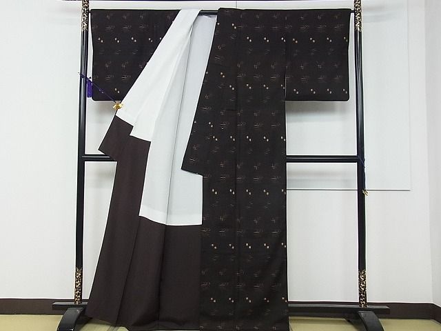 平和屋本店□極上 国指定重要無形文化財 本場久米島紬 手織 反端付き