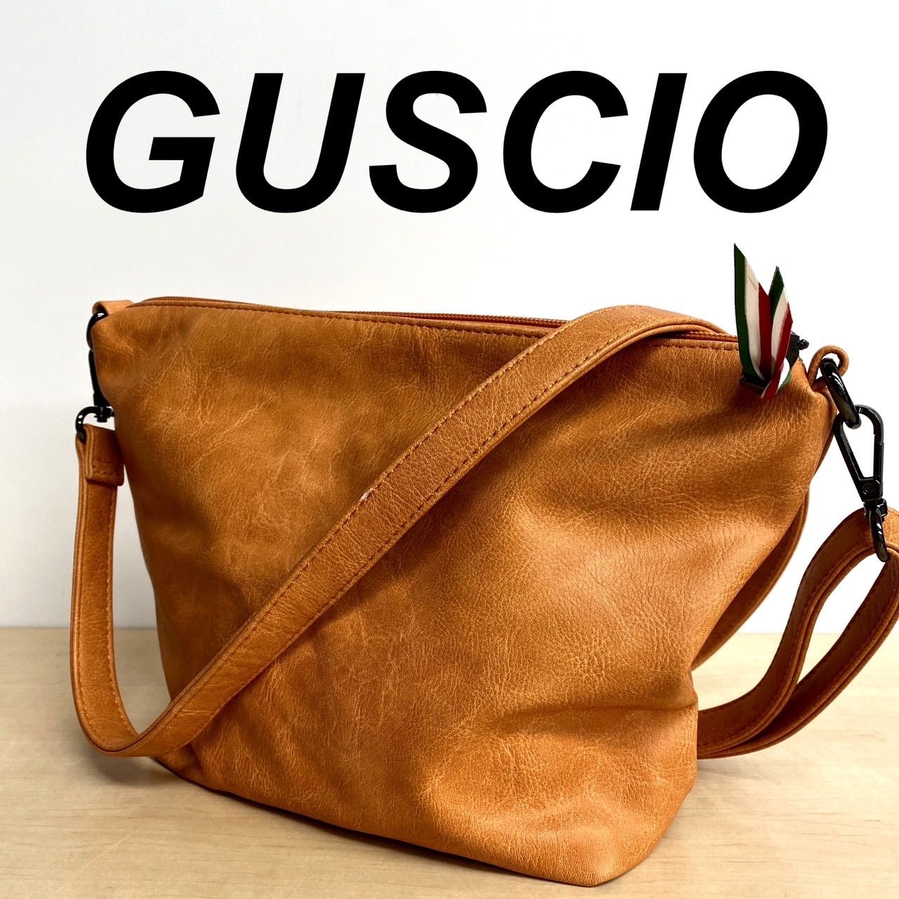 GUSCIO グッシオ レザー ショルダーバッグ B165 a lot‪ メルカリ‬