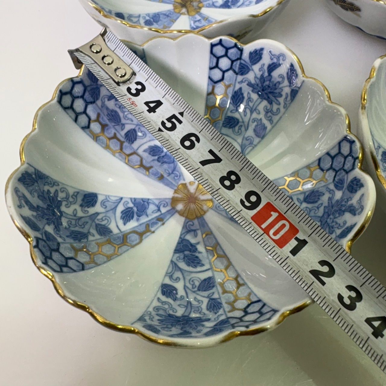 USED】有田焼 西山窯 古伊万里 金彩染付亀甲唐草文 菊割小皿5点セット