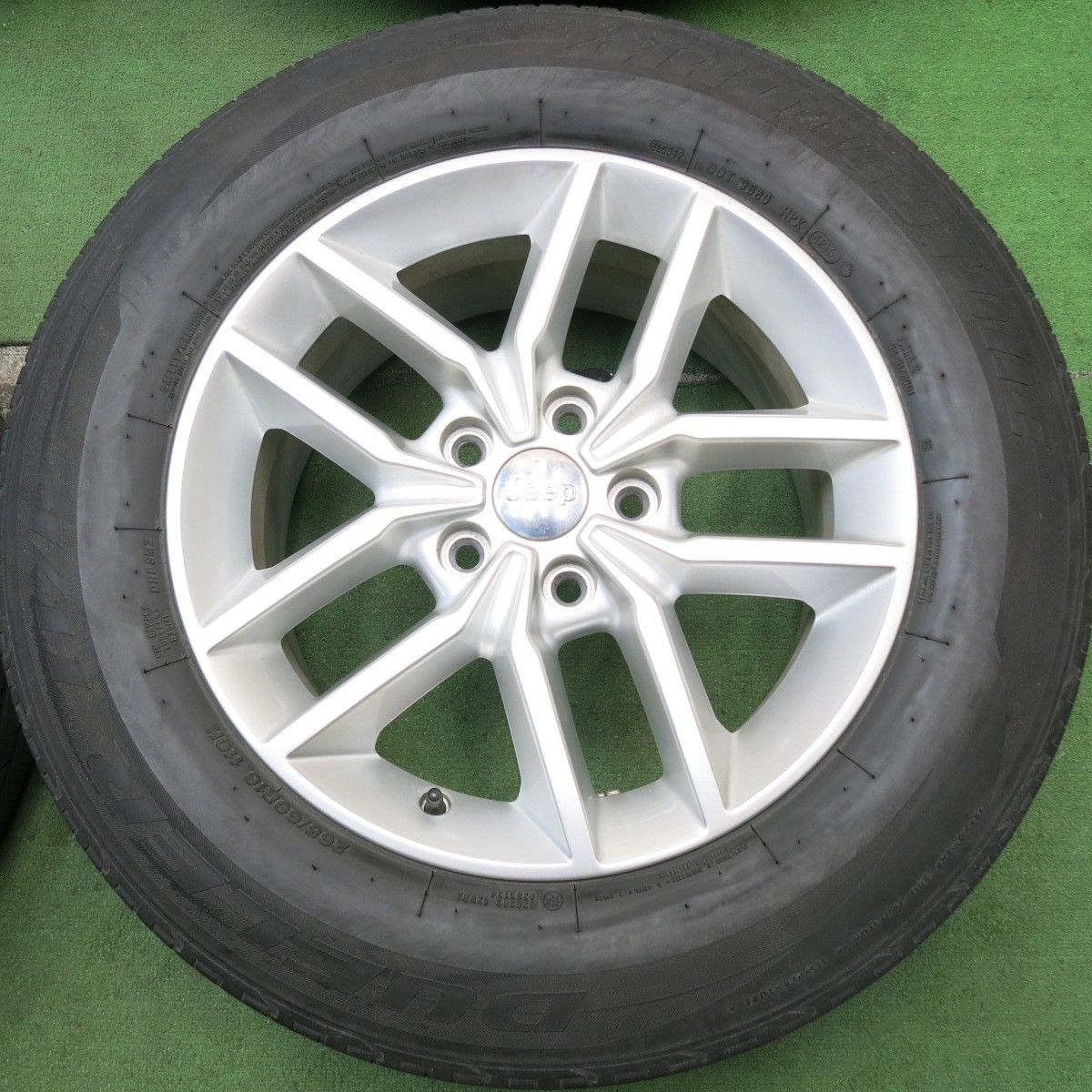 キレイ☆JEEP ジープ グランドチェロキー 純正 265/60R18