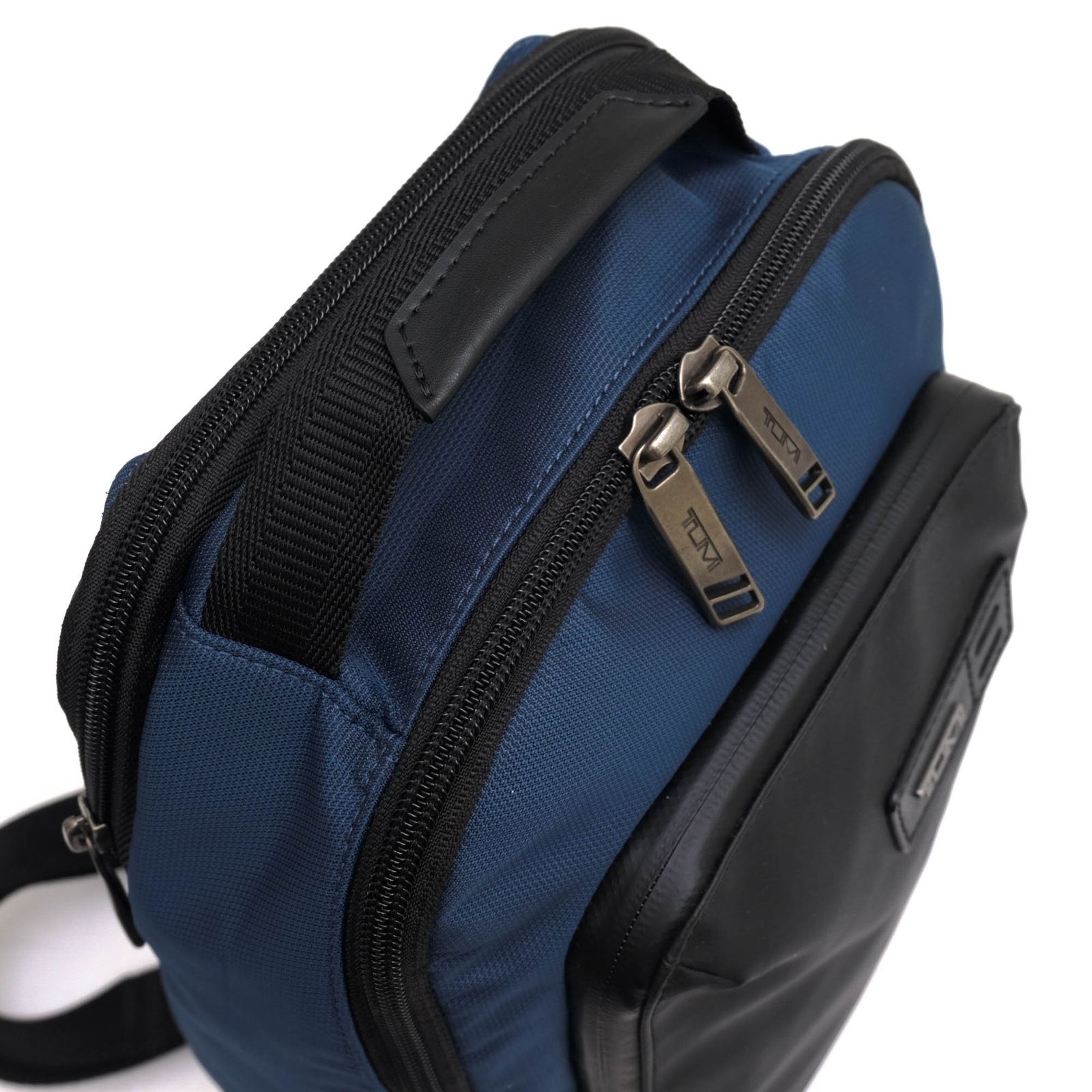 トゥミ／TUMI バッグ ショルダーバッグ 鞄 メンズ 男性 男性用ナイロン レザー 革 本革 ネイビー 紺  29410BTO BAYSHORE SLING BAG クロスボディ ボディバッグ トゥミ／TUMI バッグ ショルダーバッグ 鞄 メンズ 男性 男性用ナイロン