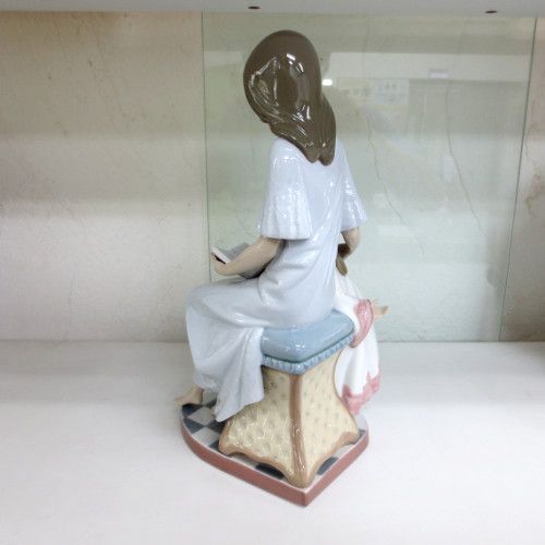 安い在庫LLADRO リヤドロおやすみ前のご本陶器人形 置物 リヤドロ