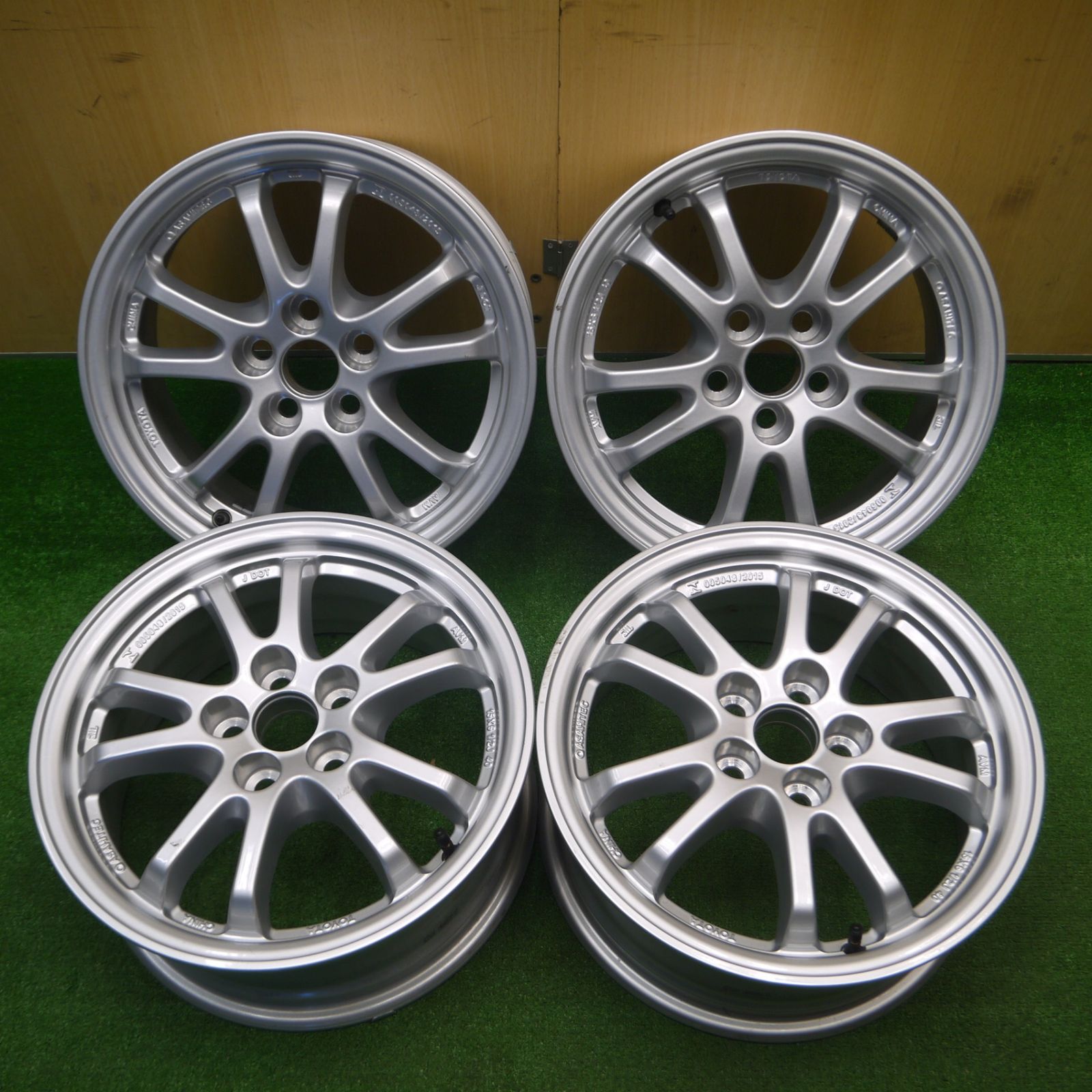 VELVA 15インチ スタッドレス プリウス、ウィッシュ、プレミオ