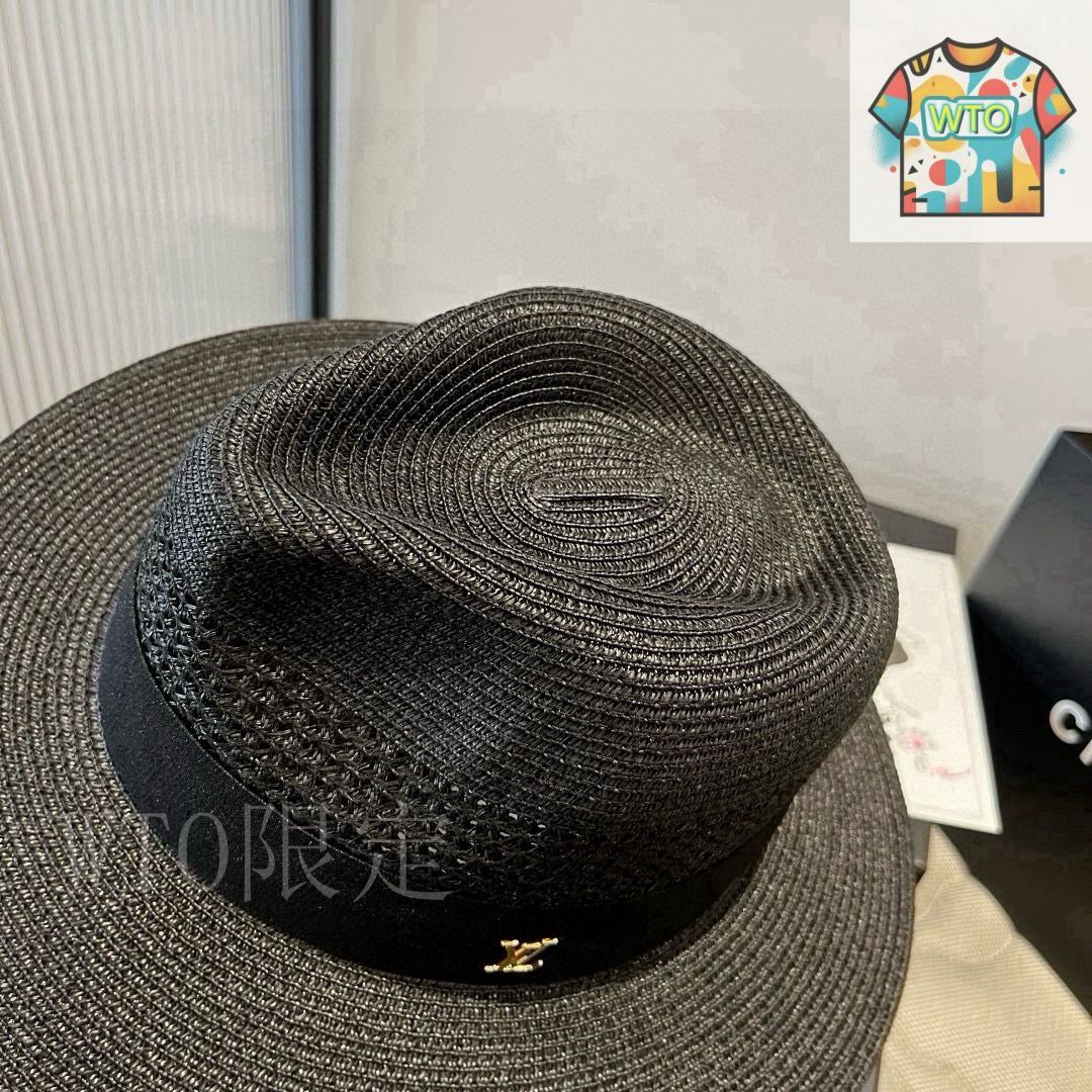 期間限定値下げ❗️美品！C.Dior シルクのスカーフ 追跡付き発送【Dior】VIP セール ♪シルクスカーフ90 x 90 cm