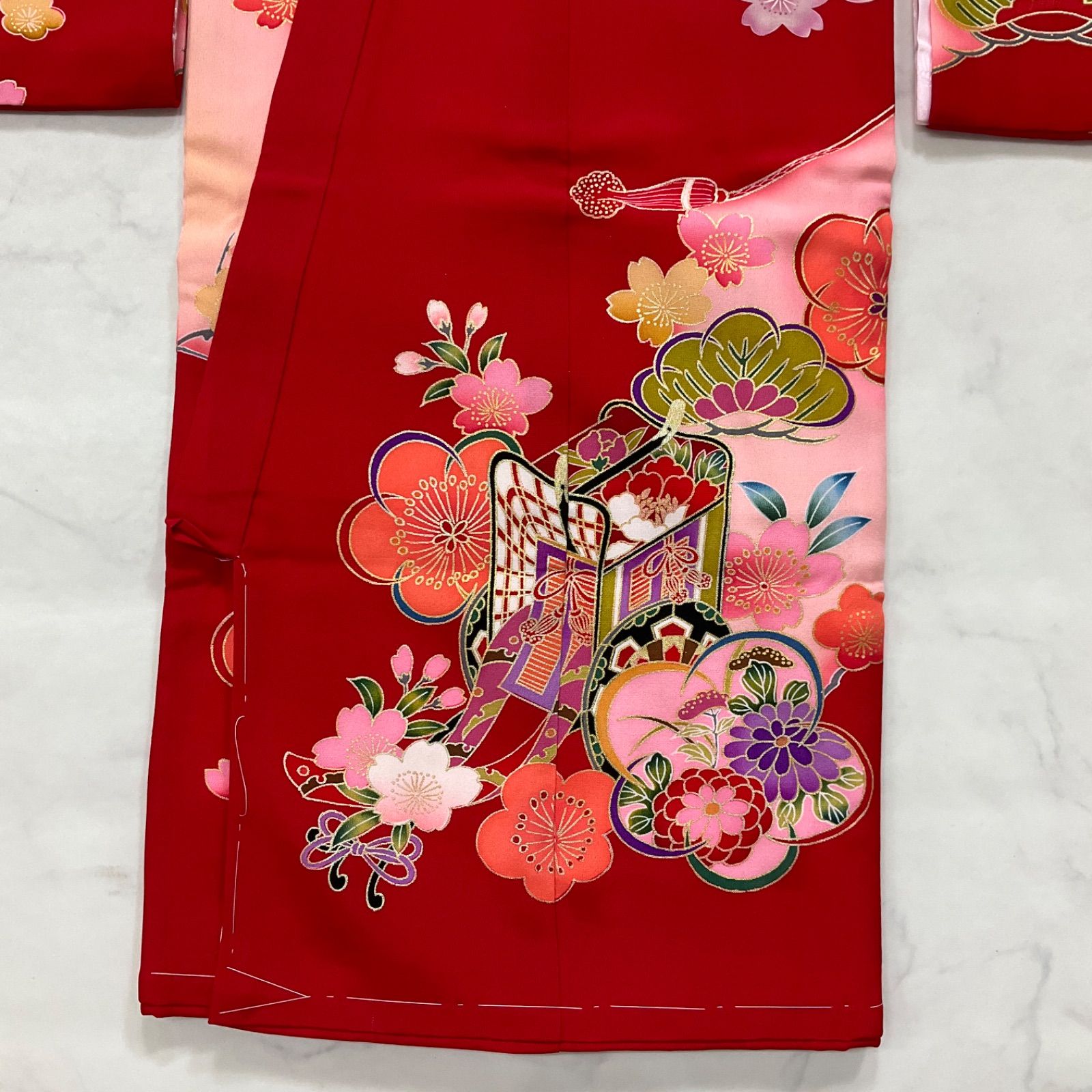 ◇kimono+one◇新品同然◇産着◇お宮参り◇長襦袢付き◇仕付け糸付◇赤 