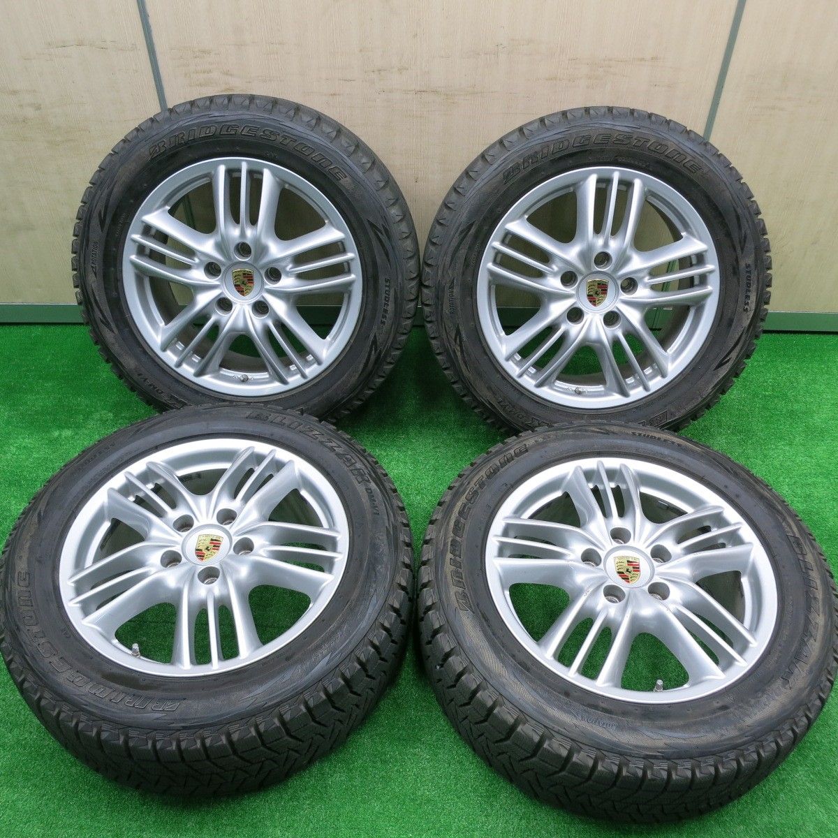 ポルシェ　カイエン　純正アルミ＆タイヤ　４本セット　265/50Ｒ19　ピレリ　ＰＺＥＲＯ ポルシェ カイエン 純正 アルミホイール 夏タイヤ ４本セット