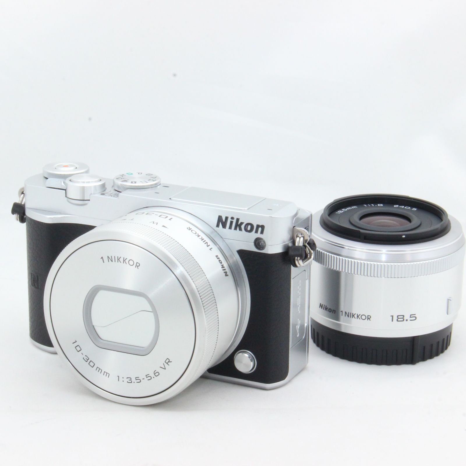 Nikon 1 J5 ダブルレンズキット シルバー ミラーレス 一眼-