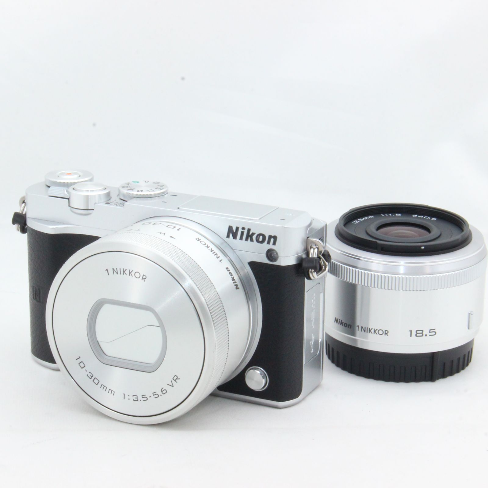 ビタミンカラーのハーモニー Nikon ミラーレス一眼 Nikon1 J5 ダブル