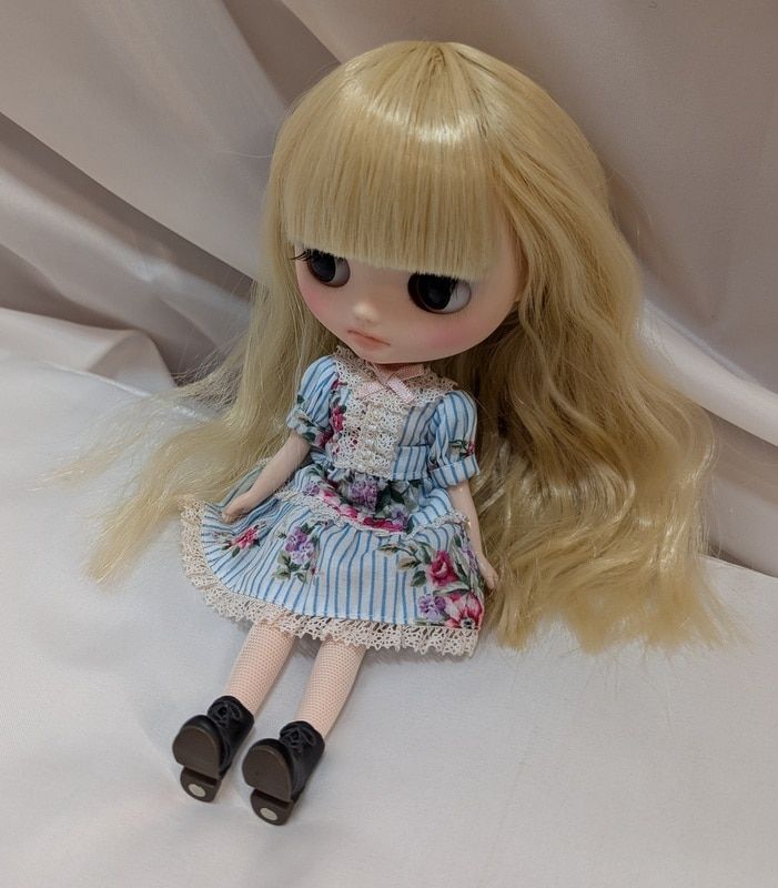 ミディブライス amuuさん カスタムブライス　金髪のふわふわヘア