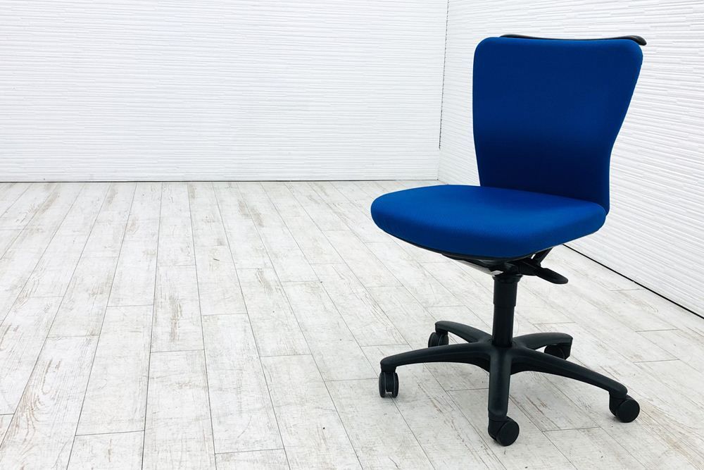 オカムラ カロッツァチェア 中古 クッション ローバック 肘無 ブルー 