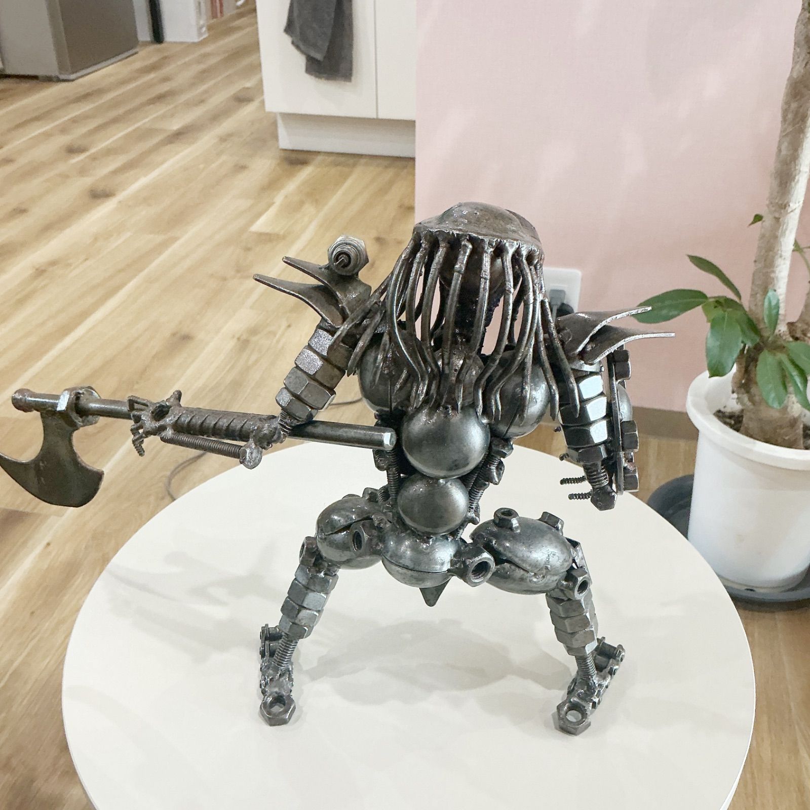 プレデター風 鉄スクラップアートフィギュア」