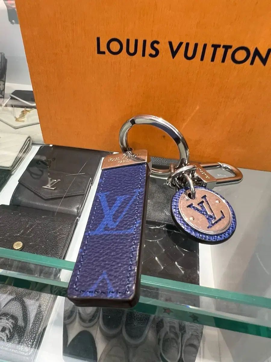 Louis Vuitton(ルイヴィトン) LV ネオ クラブ バッグチャーム