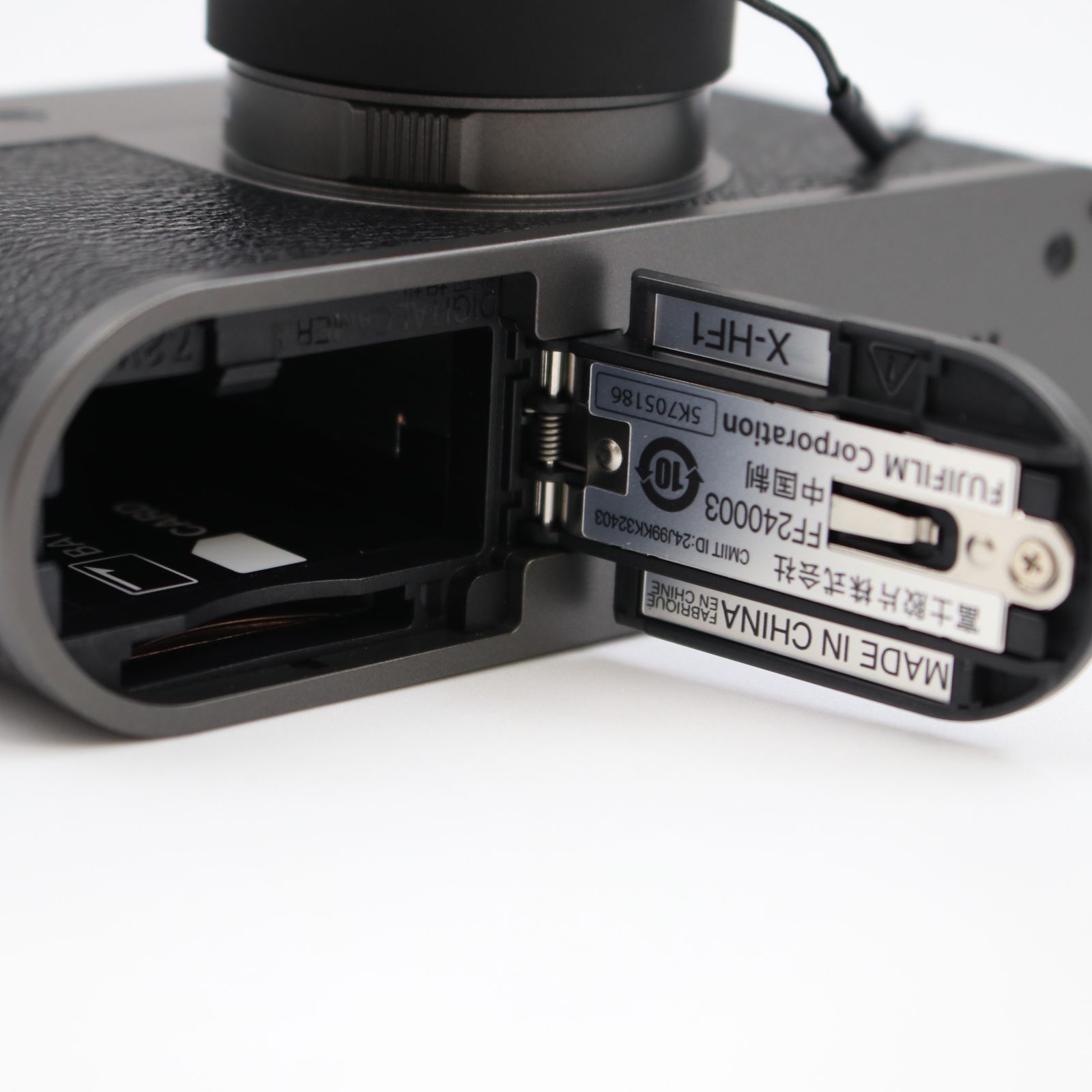 ムスタングコンパクトデジタルカメラX-HF1チャコールシルバー新品・未使用 富士フイルム X half (FUJIFILM X-HF1) チャコールシルバー