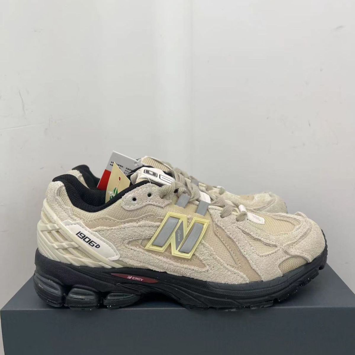 新品未使用 ニューバランス New Balance NB 1906R 