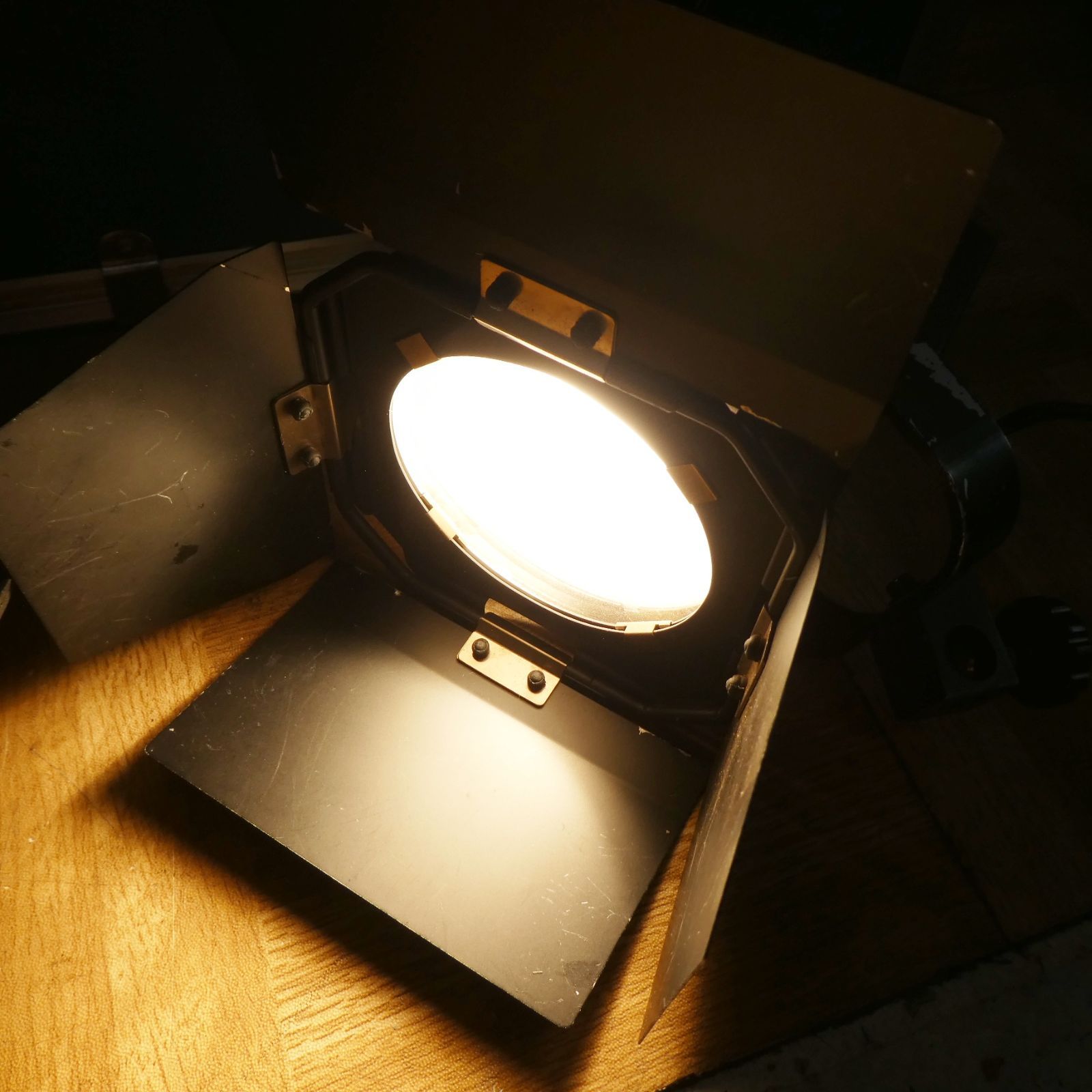 ■RDS ビデオライト　LQMF-Ⅱ　三脚付き２セット　500W ■984