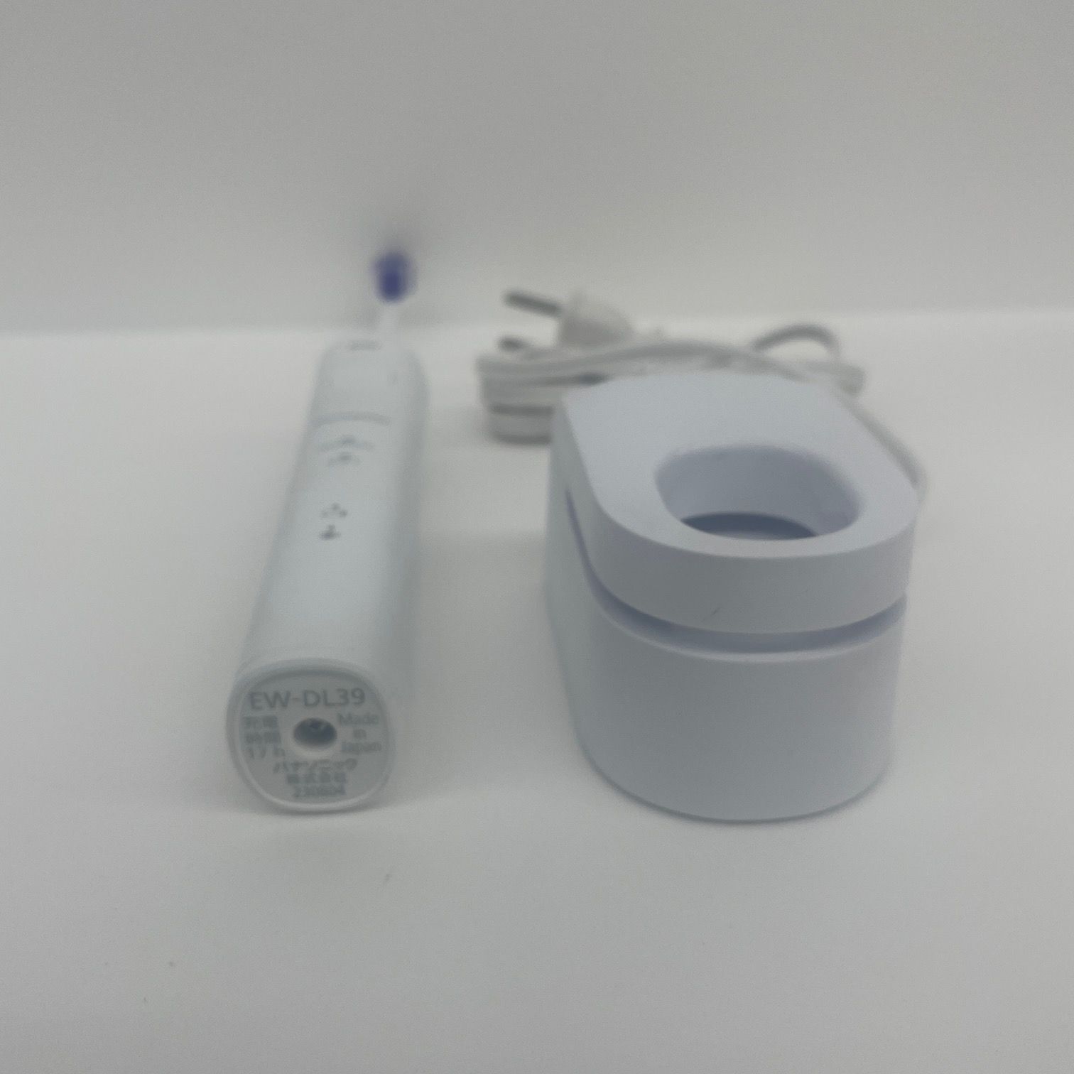 送料無料の商品多数！ 展示品 パナソニック Panasonic 電動歯ブラシ音波振動 Doltz ドルツ 白 EW-DL39-W EWDL39-W 【限時特価】