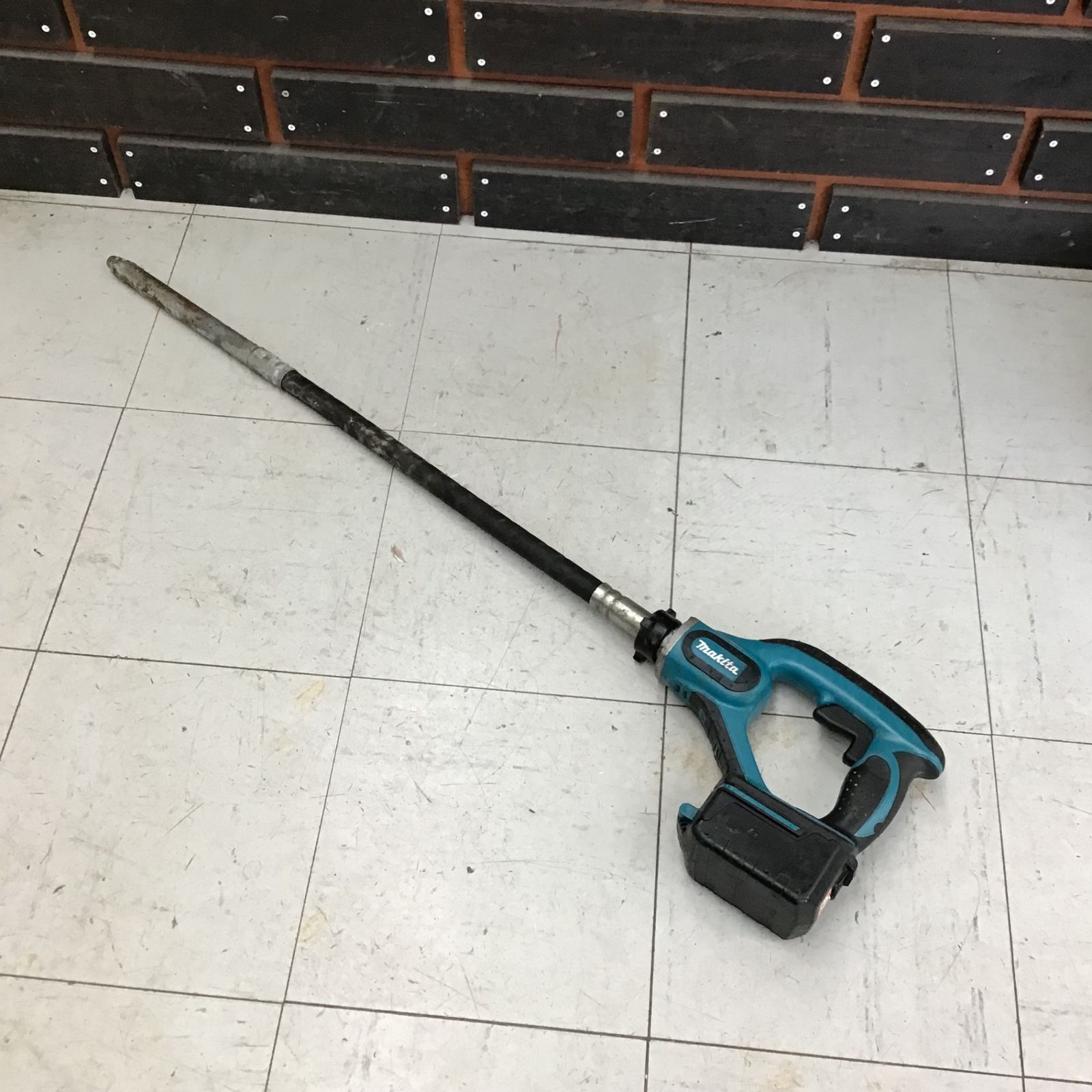 マキタ|makita コードレスコンクリートバイブレータ VR350DZ 鴻巣店