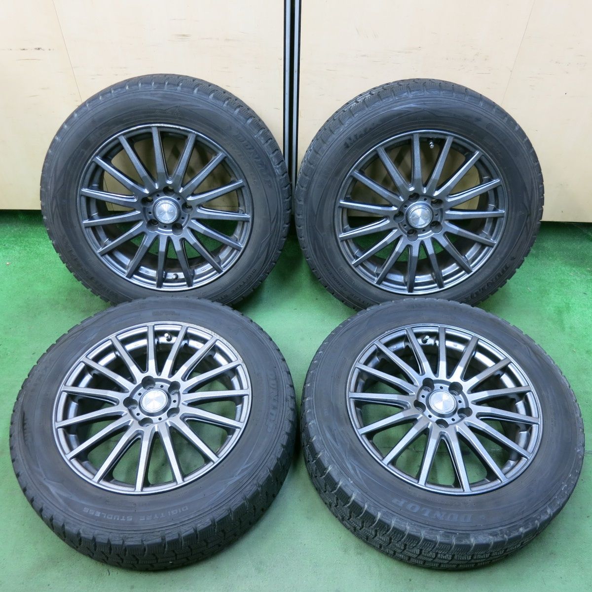 バリ溝！9.5分☆スタッドレス 215/60R17 ダンロップ ウインター 