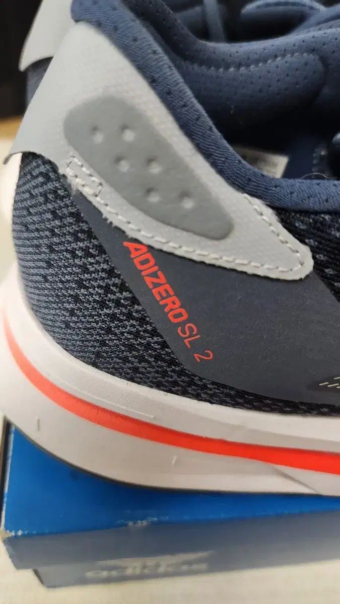  アディダス アディゼロ スニーカー ネイビー シルバー 登山靴 トレッキングシューズ アウトドアシューズ