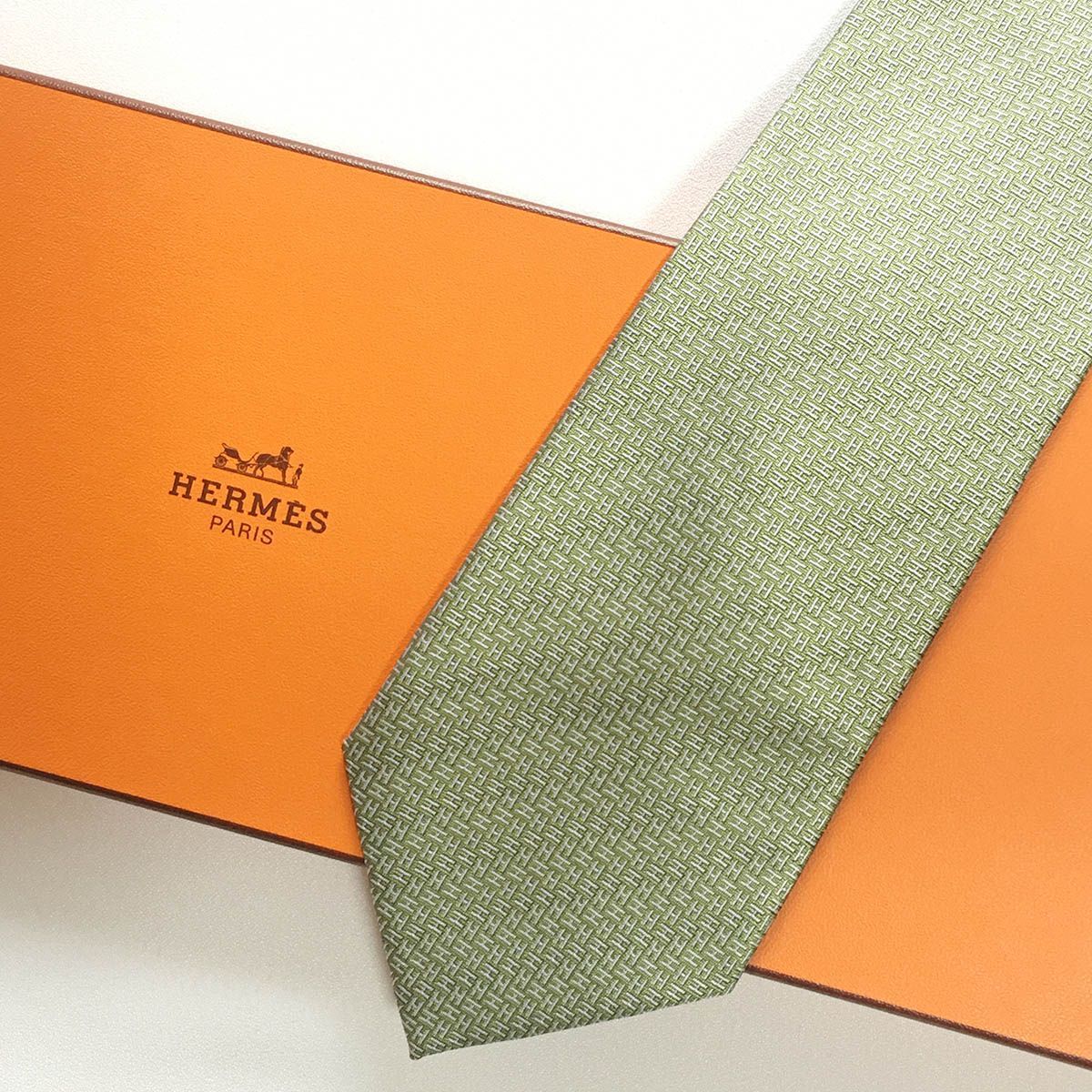 HERMESエルメス グリーン シルク100% ネクタイ 楽天市場】【アパレル】HERMES エルメス ネクタイ 総柄 シルク