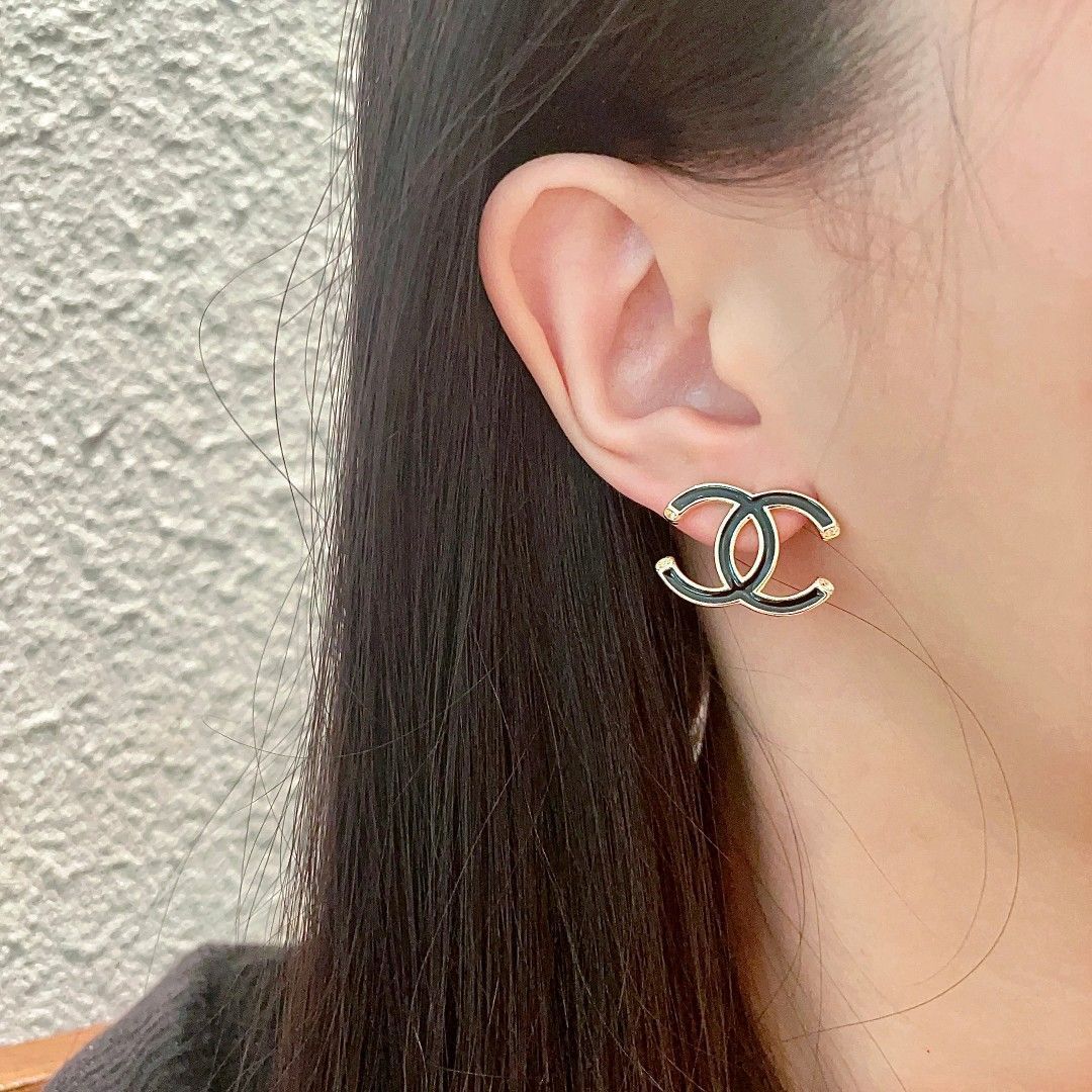 今日特価】Chanel ヴィンテージ ダブル C ピアス 送料無料！在庫