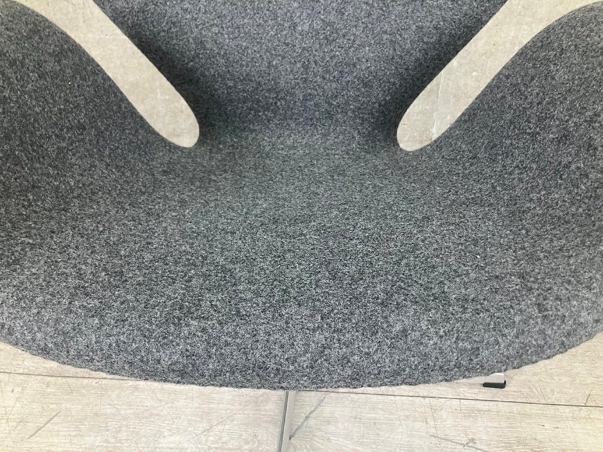 A)Fritz Hansen フリッツハンセン□アルネ・ヤコブセン□スワン