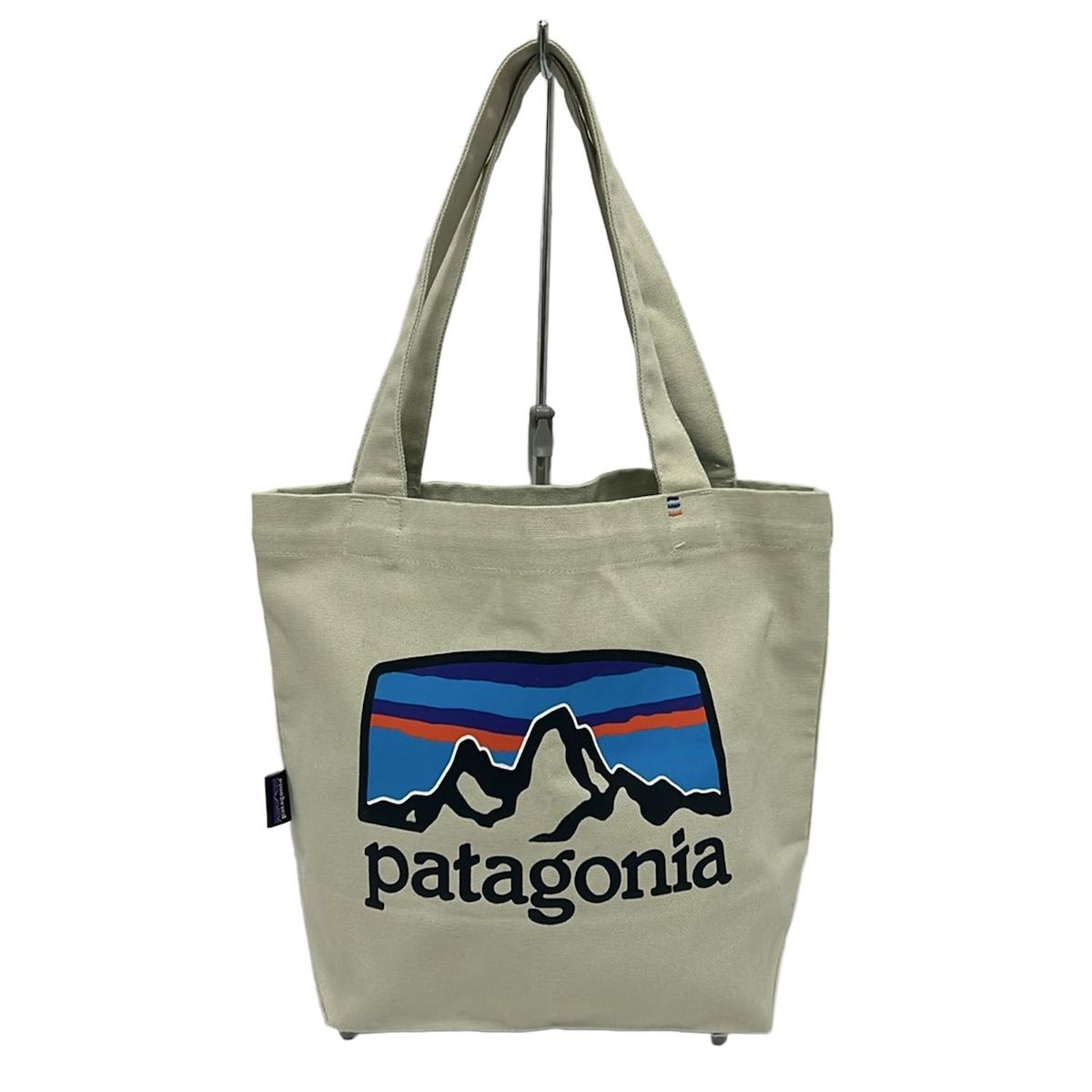 Patagonia トートバッグ アイボリー \r
ネイビー 新品 パタゴニア Patagonia Recycled Oversized Tote リサイクル