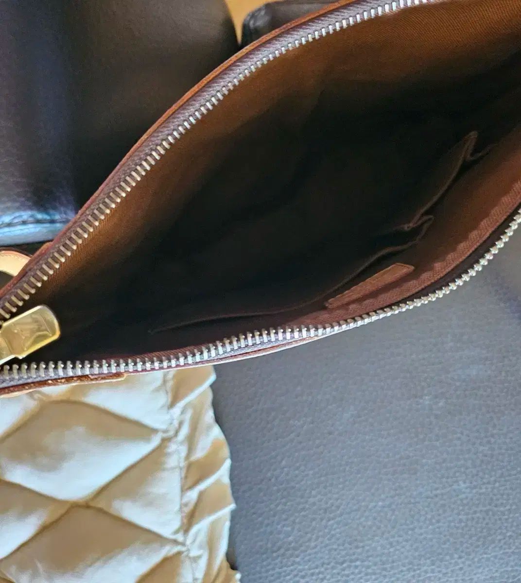 Louis Vuitton ルイヴィトン モノグラム オデオン クロスバッグ