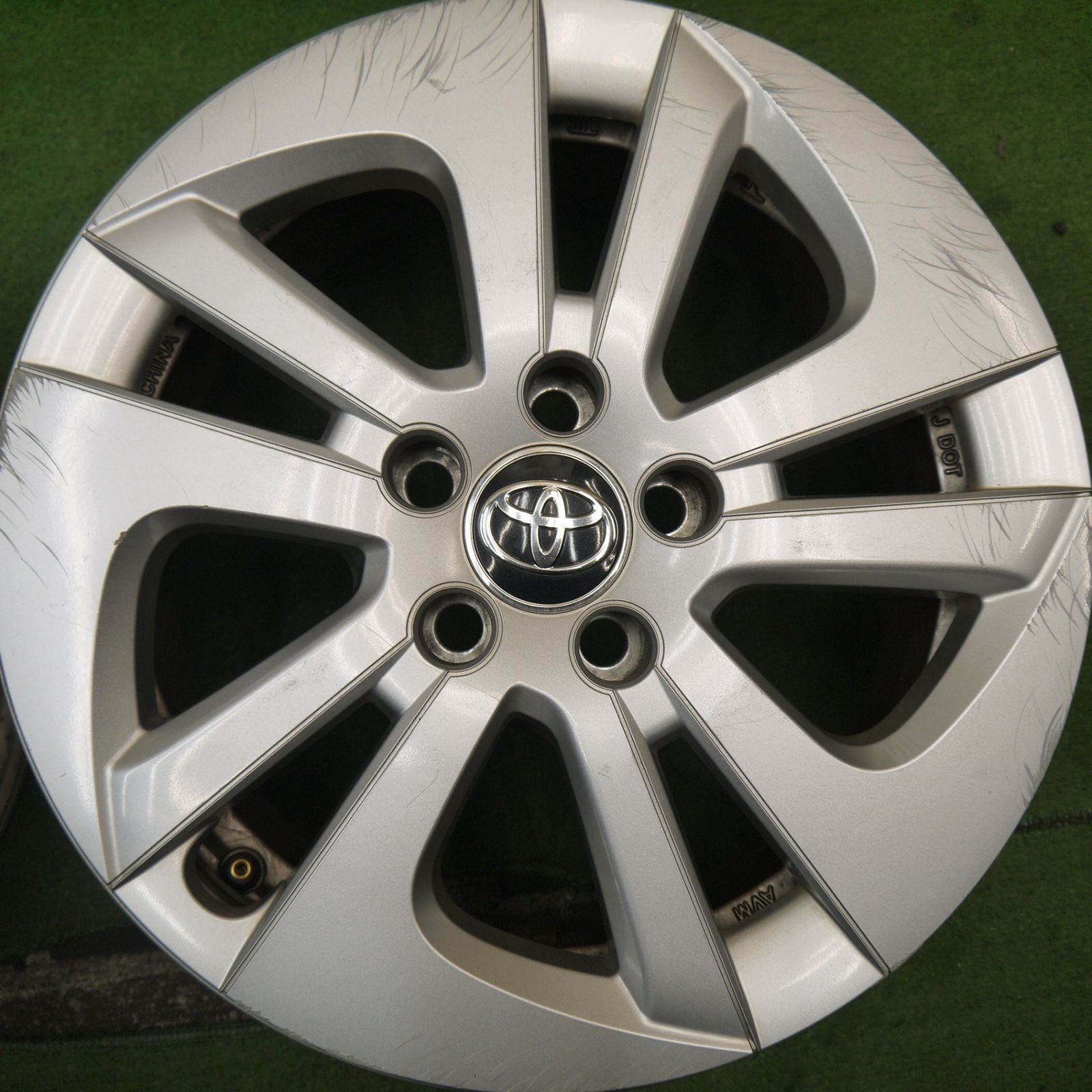 送料込 トヨタ 50 プリウス 純正 15インチ アルミ ホイール4本セット 激安 4本セット】トヨタ プリウス 50系 純正 アルミホイール 中古品 15