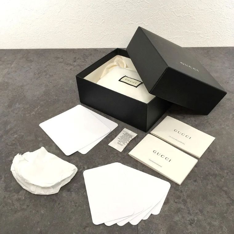 送料込み！ 極美品 GUCCI Wホック財布 615525 インターロッキング  