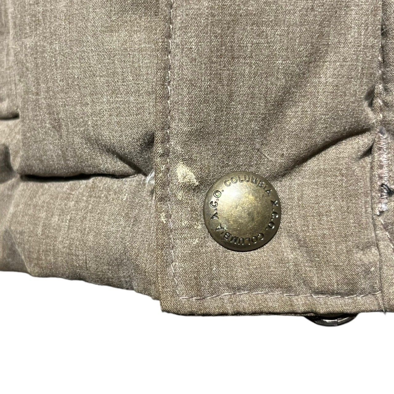Columbia(コロンビア) DOWN VEST ダウンベスト M ベージュ×グリーン 