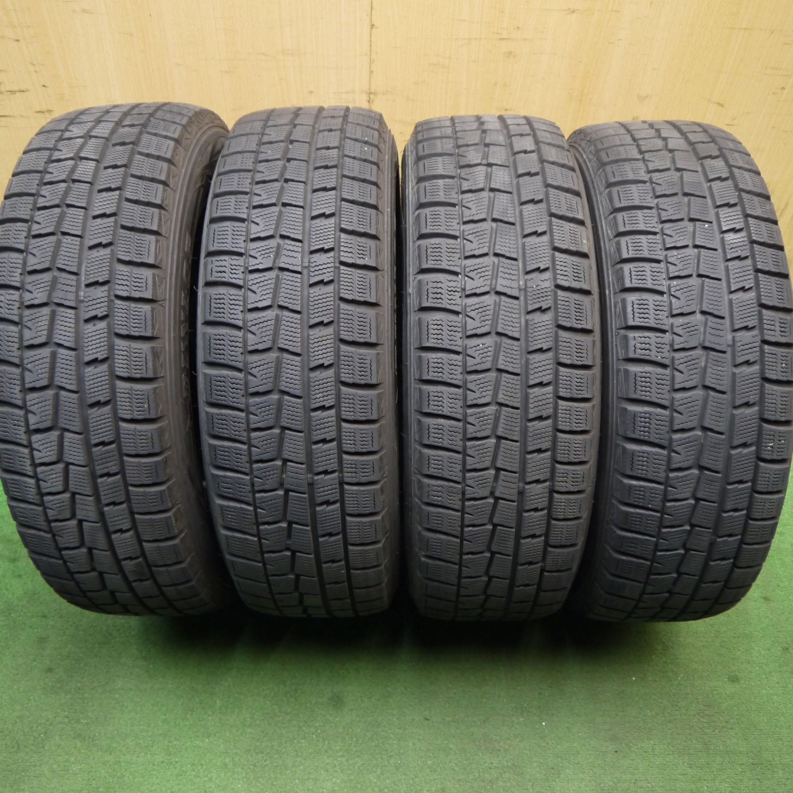 バリ溝！キレイ！9分☆スタッドレス 185/65R15 ダンロップ ウインター 