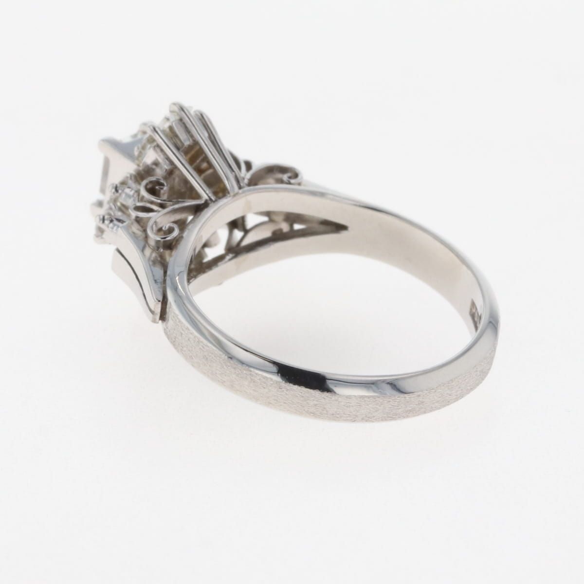 在庫一掃】 ダイヤモンド デザインリング プラチナ 指輪 メレダイヤ  