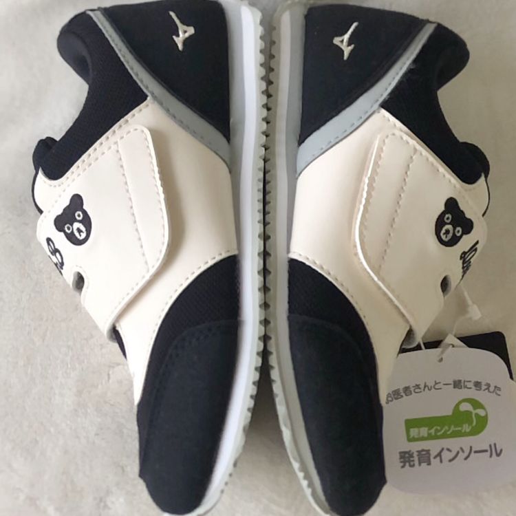 ダブルビー×ミズノ☆コラボスニーカー☆18㌢☆未使用品　試し履きのみ ミズノコラボキッズシューズ – ミキハウスオフィシャルサイト