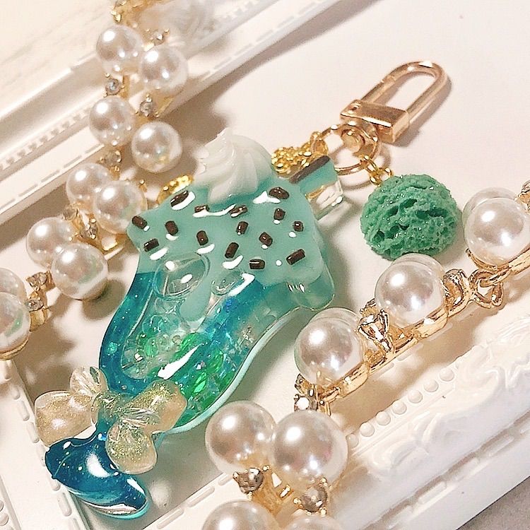 オーダー品⭐︎ハンドメイド　フェイクスイーツ　キーホルダー　チャーム プリンパフェシェイカー◇ハートシェイカー キーホルダー