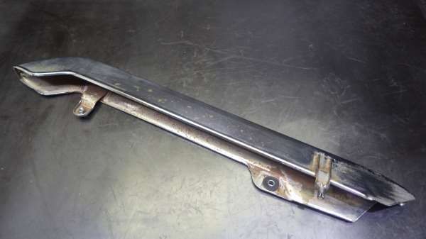 スズキ GN125 LC6PCJG チェーンカバー S161-52