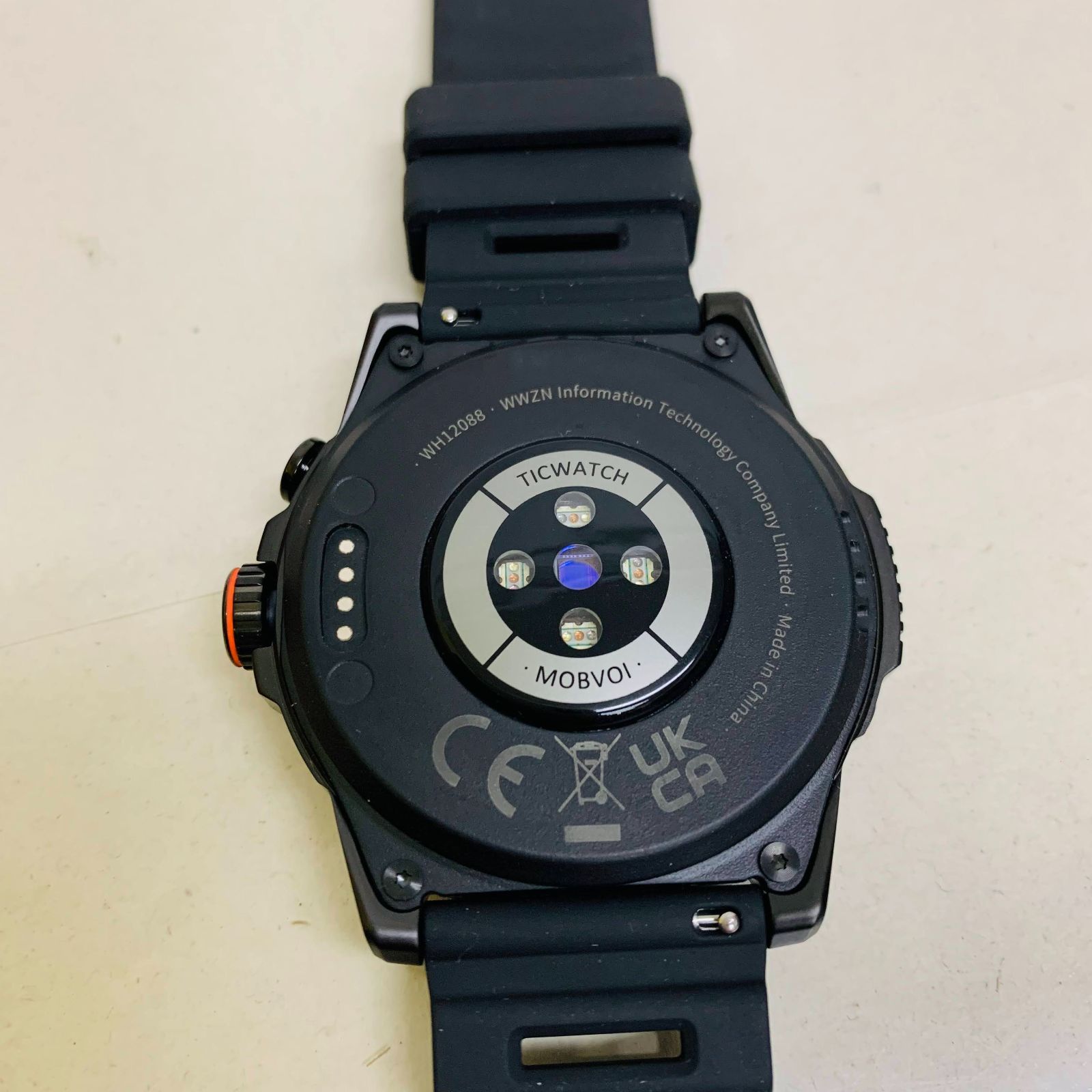 Mobvoi TicWatch はね上げる Atlas スマートウォッチ ブラック