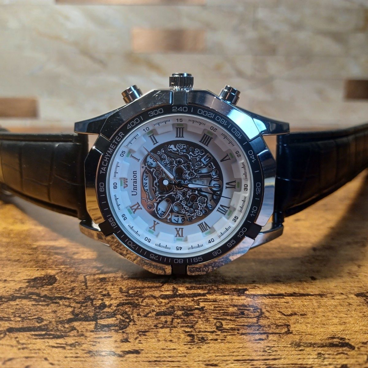 メルカリShops - 彫スケルトンUnraion 腕時計メンズ レザー ラグジュアリーステンレス 白