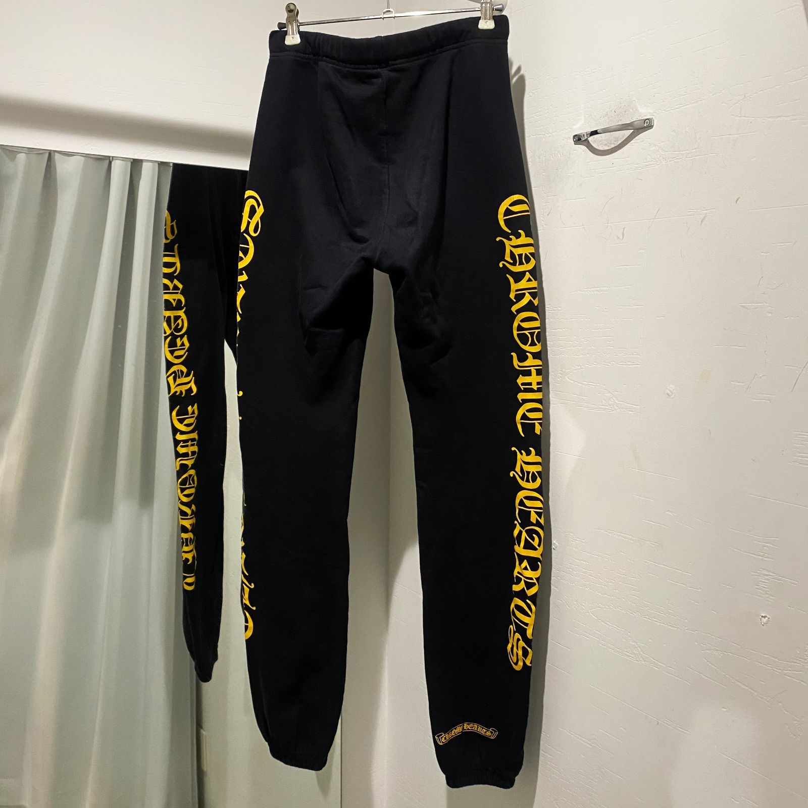 CROME HEARTS クロムハーツ ロゴスウェットパンツ ブラック×イエロー