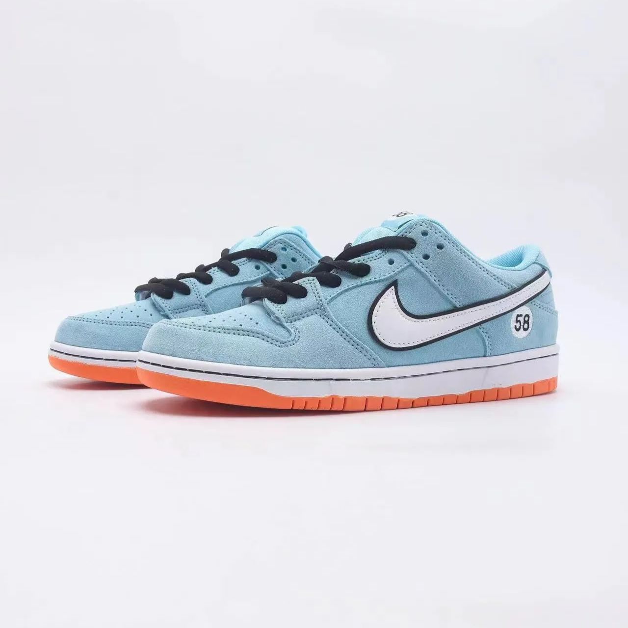 新品未使用 NIKE ナイキ スニーカーNike Sb Dunk Low Pro  箱付 メンズ X-134