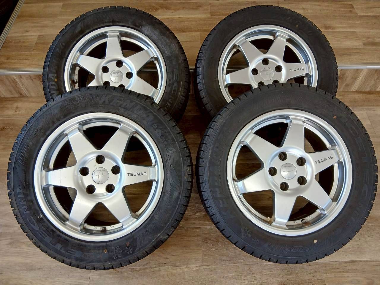 TECMAG ホイール ×スタッドレスタイヤセット 225 55 R16 アウディ等へ