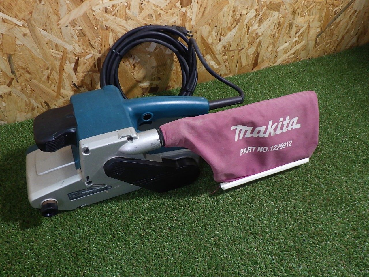 マキタ(Makita) マキタ(Makita) 9404 100mmベルトサンダー マキタ(Makita) マキタ(Makita) 9404 100mmベルトサンダー