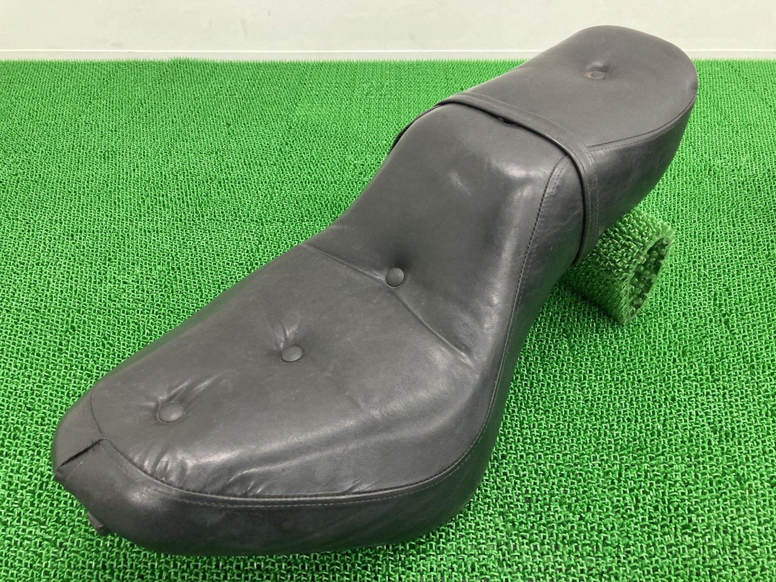 バルカン400 シート 53001-1778 カワサキ 純正 VN400A ピロールックシート シートバンド 修復素材や張り替えベースに 品薄 【中古】 26