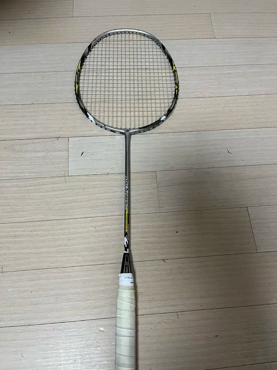 ARMORTEC 700 バドミントンラケット 4UG5 アーマーテック ARMORTEC 700 バドミントン ラケット 4U G5