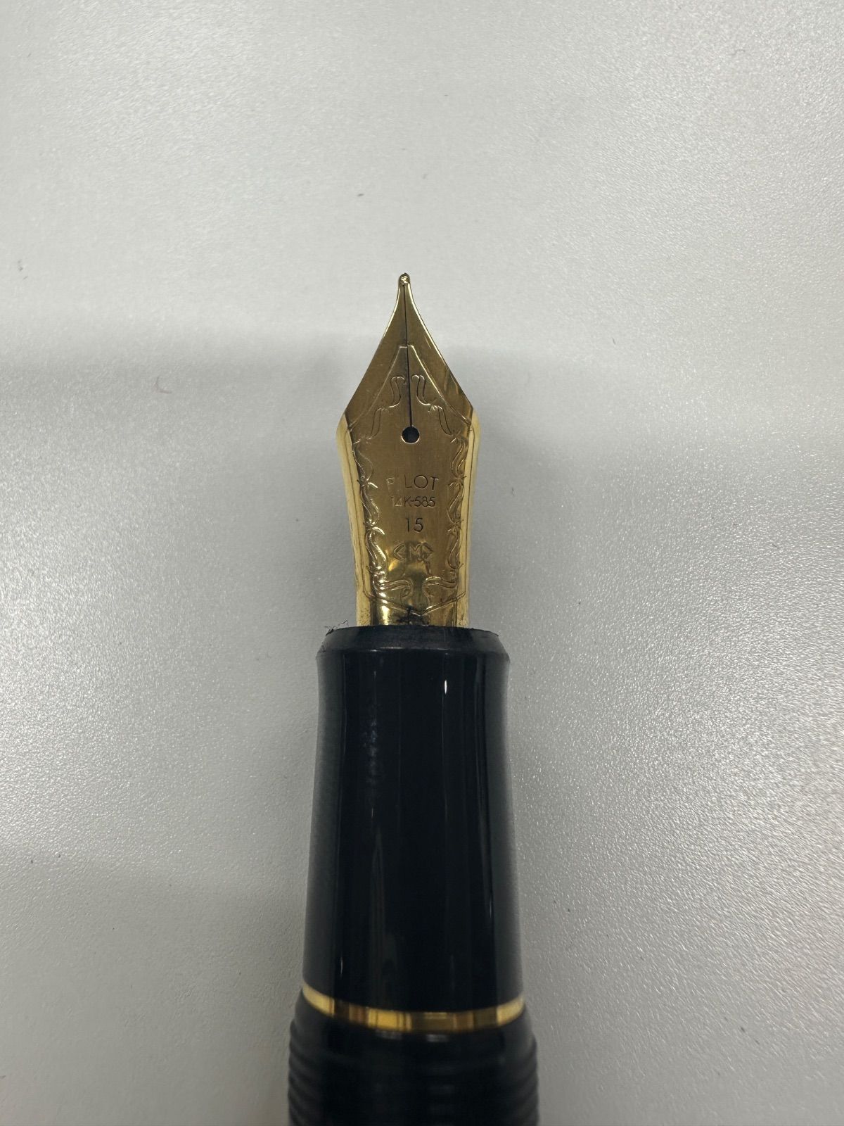 業界最安値の30%OFF～50%OFF!!  PAILOT 万年筆 カスタム743 ブラック ペン先刻印 14K 585 15 M