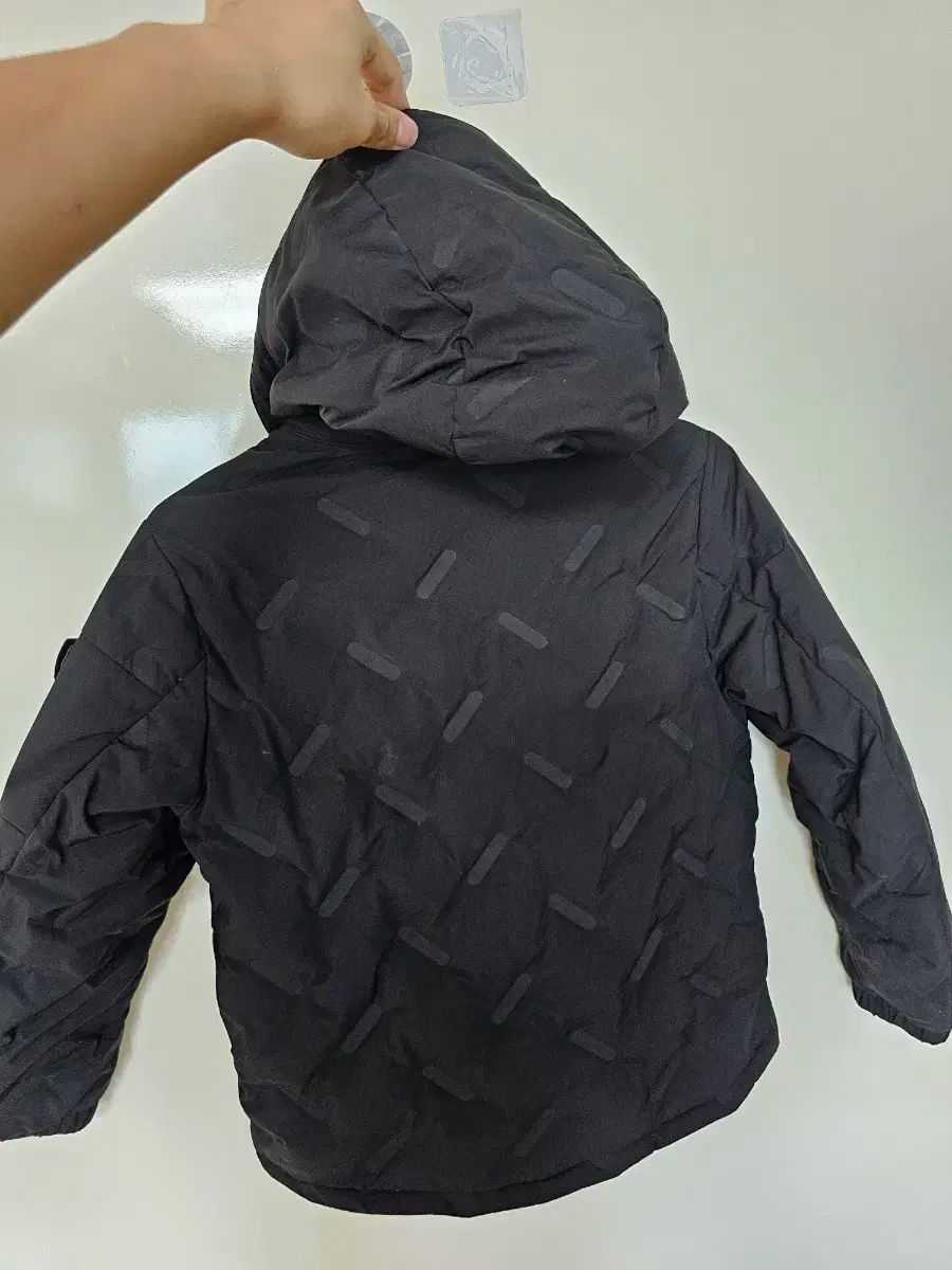 店舗版ナショナルジオグラフィック キッズ 黒 ダウン ブルゾン 130 9 税金