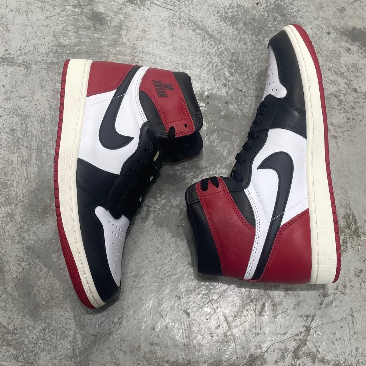 未使用品 NIKE Air Jordan 1 Retro High OG Black Toe