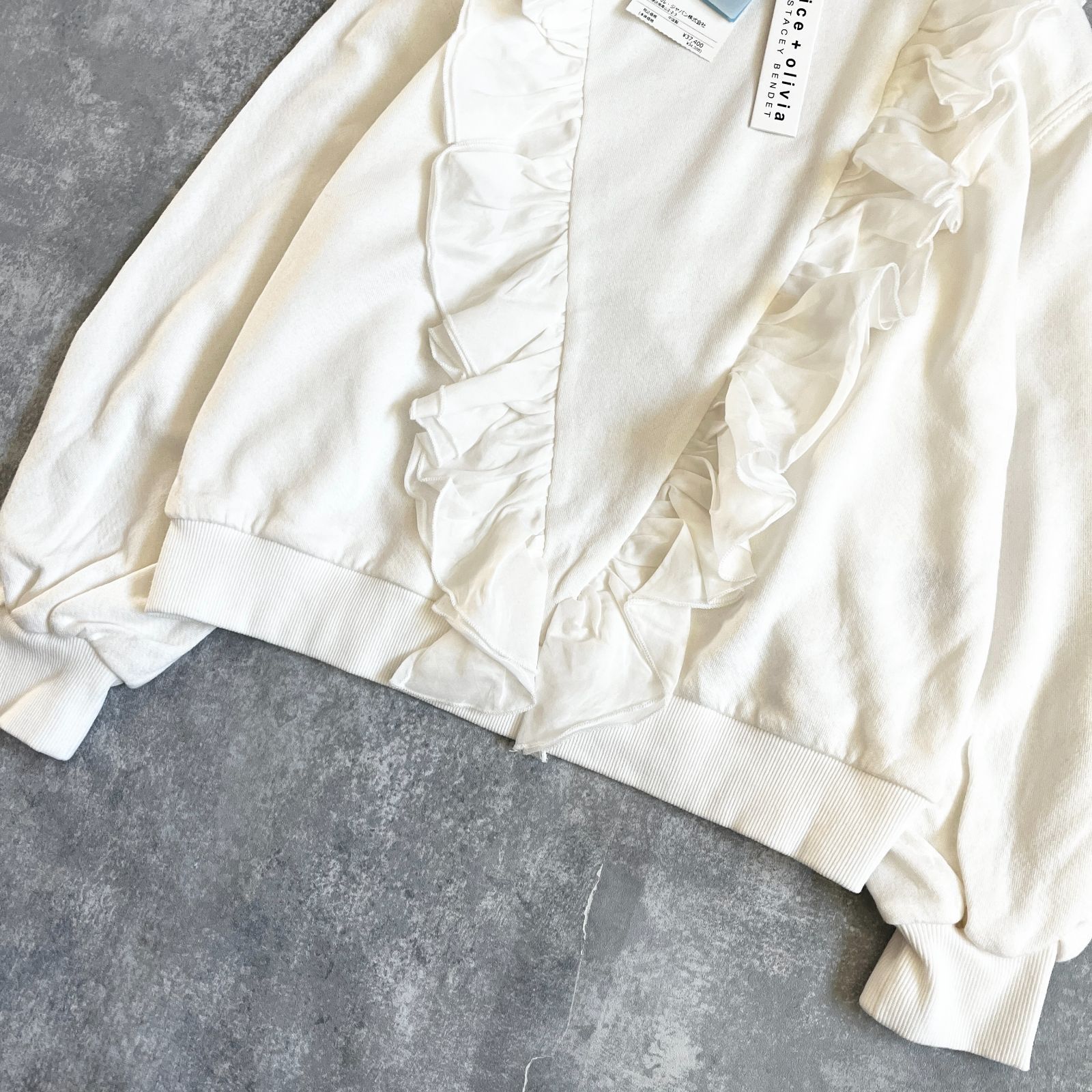 新品タグ付　アリスアンドオリビア　フリルスウェット　ブラック　S yL110 新品 Alice+Olivia アリスアンドオリビア 定価37,400円
