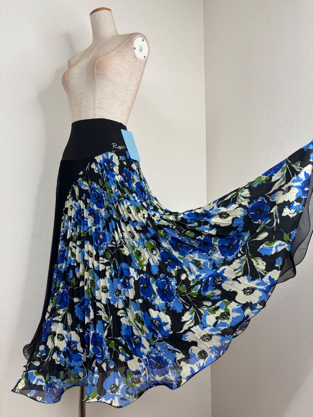 後ろ姿も素敵です シフォンプリーツ