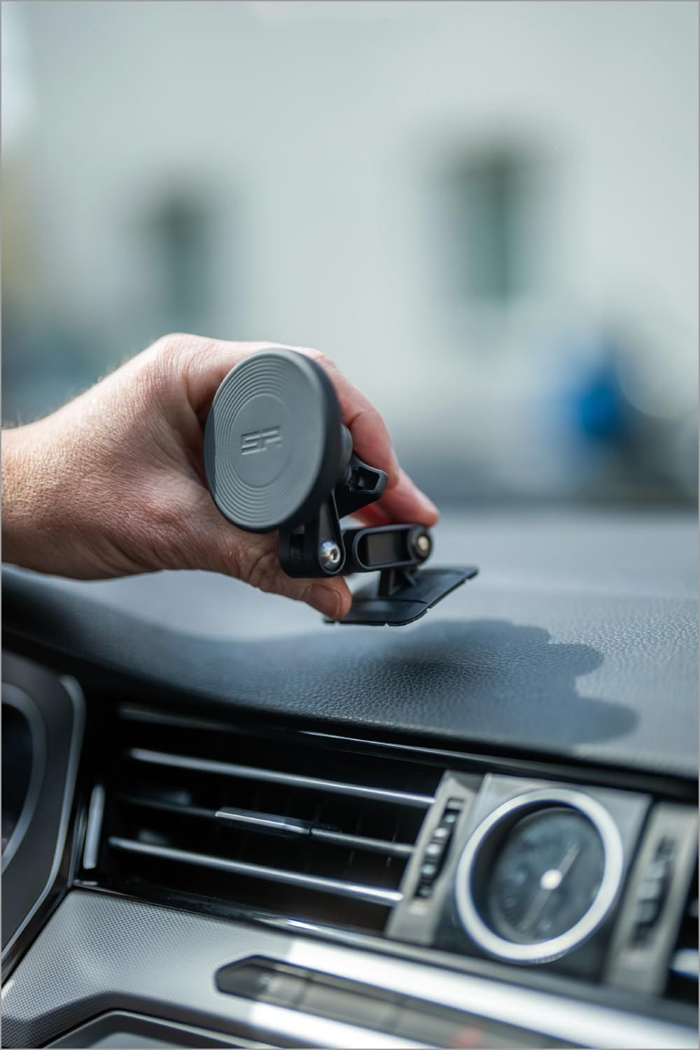 クルマ用 デイトナ スマホホルダー Connect ワイヤレス充電器 チャージングアドヒーシブマウント SPC エスピーコネクト SP 46343 BRIGHTFACE_UK